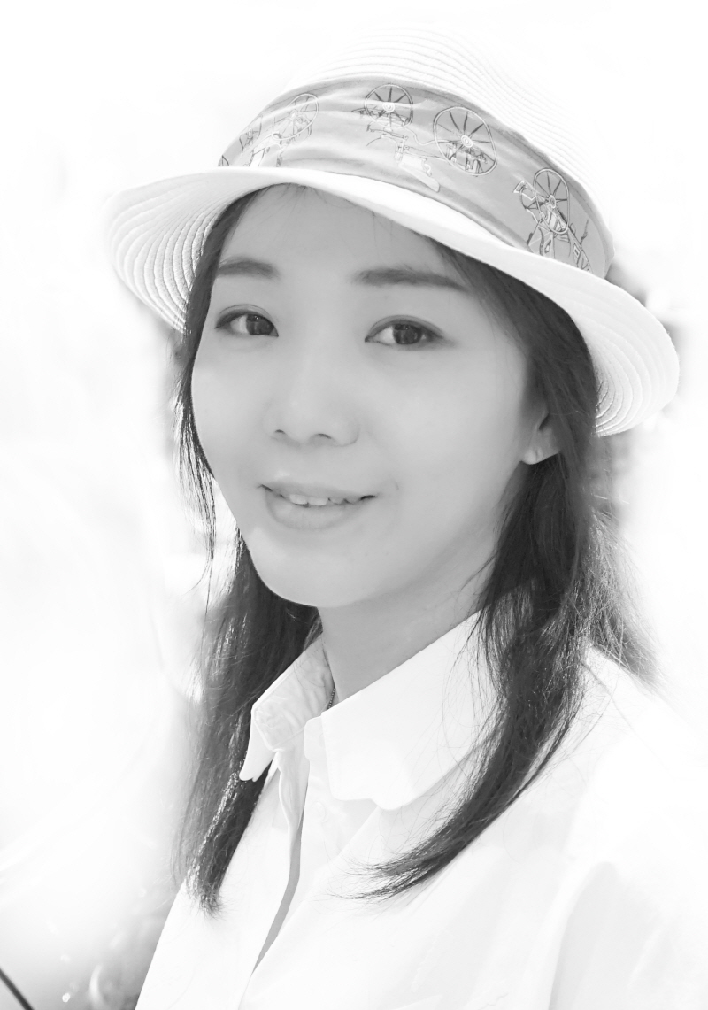 류신 작가 사진1